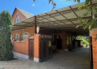 Продам дом, 240 м2, село Чалтырь, улица Патканяна