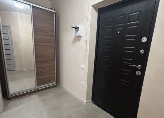 Сдам 1-ком. квартиру, 36.5 м2, посёлок городского типа Яблоновский, Луговая улица, 7/4к2