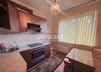 Продаю двухкомнатную квартиру, 52.6 м2, Старый Оскол, микрорайон Жукова, 27