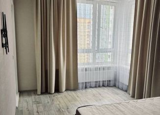 Сдается в аренду однокомнатная квартира, 40 м2, Тобольск, 15-й микрорайон, 17Б