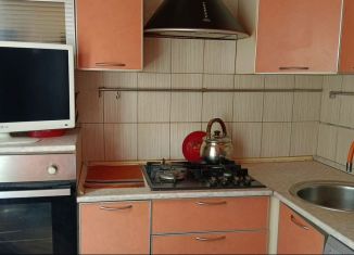 Продам 4-комнатную квартиру, 69.1 м2, Череповец, проспект Победы, 81