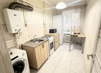 Сдаю трехкомнатную квартиру, 65 м2, Армавир, Новороссийская улица