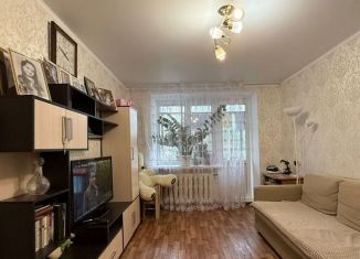 Продаю двухкомнатную квартиру, 39.6 м2, Альметьевск, проспект Строителей, 13