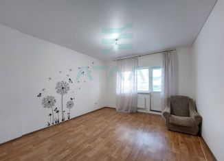 Продам 3-ком. квартиру, 69.3 м2, посёлок городского типа Гвардейское, улица Острякова, 32