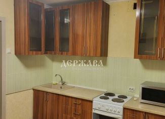 Сдается в аренду двухкомнатная квартира, 64 м2, Старый Оскол, микрорайон Восточный, 46