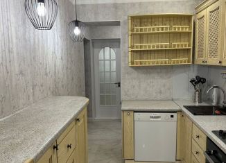 Сдаю в аренду 3-комнатную квартиру, 79 м2, Сочи, улица Чехова, 31к1