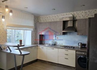 Продаю 2-ком. квартиру, 62 м2, Губкин, Севастопольская улица, 109