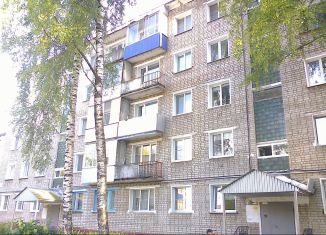 Продается 3-комнатная квартира, 59 м2, Кирово-Чепецк, улица Ленина, 58к1