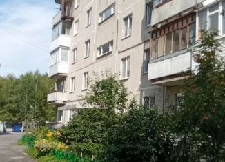 Продажа 2-ком. квартиры, 45 м2, Тобольск, 4-й микрорайон, 18