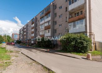 Продается двухкомнатная квартира, 50.9 м2, Вологодская область, улица Солодунова, 37