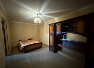 Продаю 2-ком. квартиру, 49.7 м2, Майкоп, улица Ленина, 137