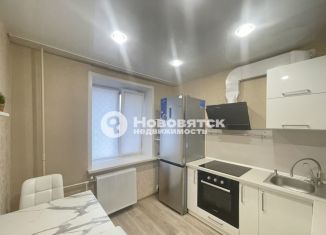 Продается 1-комнатная квартира, 34 м2, Киров, Советская улица, 95