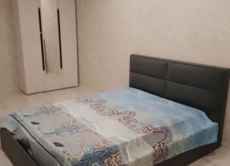 Сдается в аренду двухкомнатная квартира, 55 м2, Краснодар, улица им. Байбакова Н.К., 4, микрорайон Московский