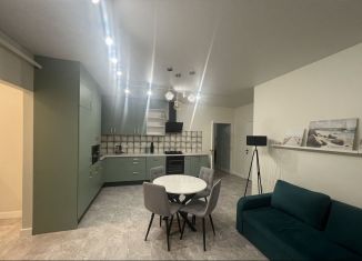 Сдается 3-ком. квартира, 80 м2, Калининград, Суздальская улица, 13