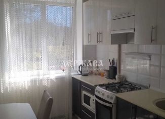 Сдается двухкомнатная квартира, 47 м2, Губкин, улица Раевского, 6