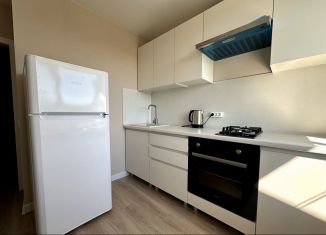 Сдам 1-ком. квартиру, 35 м2, поселок городского типа Приморский, Железнодорожная улица, 6