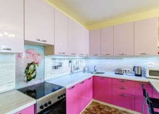 Продаю двухкомнатную квартиру, 60 м2, поселок Зональная Станция, улица Виталия Грачёва, 5