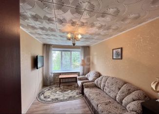 Продаю 1-ком. квартиру, 30 м2, Кириши, улица Романтиков, 15