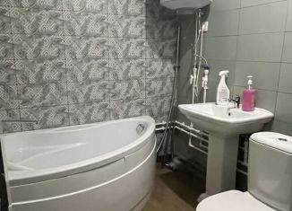 Сдается в аренду двухкомнатная квартира, 55 м2, Иркутск, 6-я Советская улица, 9