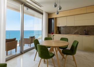 Продам 2-комнатную квартиру, 86 м2, Ялта, Парковый проезд, 8Д