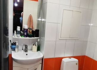 Продаю 4-ком. квартиру, 70 м2, Алексин, Тульская улица, 129/26