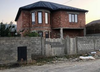 Продаю дом, 296 м2, посёлок городского типа Ленинкент, улица Абутаева, 6