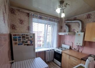 Аренда 2-комнатной квартиры, 55 м2, Армавир, улица Чернышевского, 7