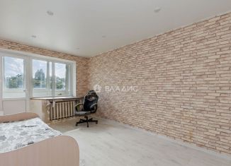 Продаю 1-комнатную квартиру, 33 м2, Калининград, улица Багратиона, 128