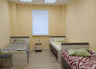 Сдаю в аренду 3-ком. квартиру, 90 м2, Кингисепп, улица Воровского, 26