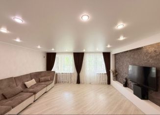 Продается 3-ком. квартира, 94 м2, Ставрополь, микрорайон № 6, улица Мира, 232