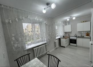 Сдается трехкомнатная квартира, 63 м2, Туймазы, улица Чапаева, 10