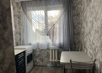 Продам 2-комнатную квартиру, 44 м2, Кыштым, улица Челюскинцев, 61