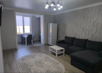 Сдаю 1-комнатную квартиру, 40 м2, Дербент, улица Назима Казиахмедова, 1