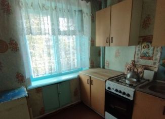 Продаю 1-ком. квартиру, 46 м2, Саратов, Ново-Крекингская улица, 33