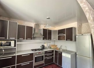 Аренда 2-ком. квартиры, 55 м2, Уфа, улица Цюрупы, 151