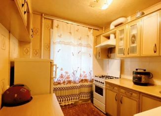 Сдается 2-комнатная квартира, 48 м2, Калуга, улица Суворова, 48