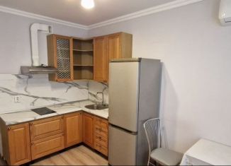 Сдаю в аренду 1-ком. квартиру, 38 м2, Краснодар, Кореновская улица, 2к4, микрорайон 2-я Площадка