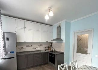 Сдам двухкомнатную квартиру, 81 м2, Краснодар, ЖК Центральный, Октябрьская улица, 181/2