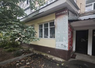 Продаю помещение свободного назначения, 15 м2, Нальчик, проспект Кулиева, 17