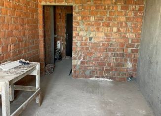 Продаю 2-комнатную квартиру, 72 м2, посёлок городского типа Семендер, проспект Казбекова, 200