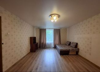 Сдается в аренду 1-комнатная квартира, 36.4 м2, Колпино, площадь Коммуны, 11