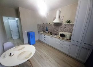 Сдаю в аренду 1-ком. квартиру, 47 м2, Калуга, улица Академика Потехина, 7к1