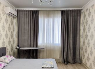 Сдам в аренду 1-ком. квартиру, 48 м2, Махачкала, улица Времена Года, 15