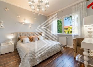 Продаю однокомнатную квартиру, 82 м2, Сириус, Голубая улица, 7