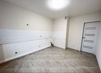 Продается 1-комнатная квартира, 42 м2, посёлок городского типа Медведево, улица Дмитрия Средина, 7А