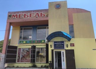 Продаю торговую площадь, 143 м2, поселок городского типа Новомихайловский, 2-й микрорайон, 15