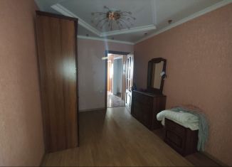 Продается четырехкомнатная квартира, 80 м2, Владикавказ, улица Щорса, 201к1, 6А микрорайон