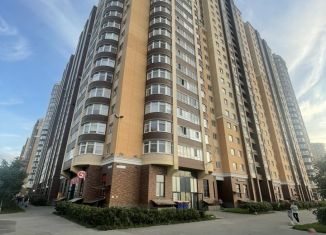 Продается 1-ком. квартира, 43 м2, Кудрово, ЖК Капитал, проспект Строителей, 2