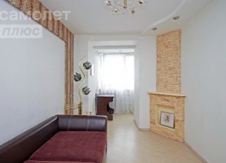 Продаю трехкомнатную квартиру, 70.6 м2, Омск, улица Химиков, 36