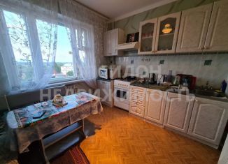 Продается 3-ком. квартира, 73 м2, Курск, улица Крюкова, 7